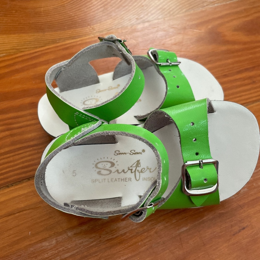 Sun-San Surfer toddler sandal in green, size 5